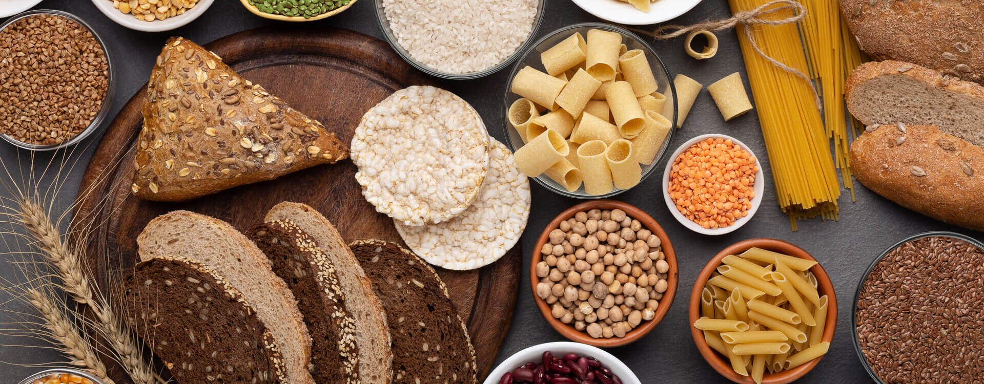 Carbohidrați înainte vs după antrenament: energie, pompă și refacerea glicogenului