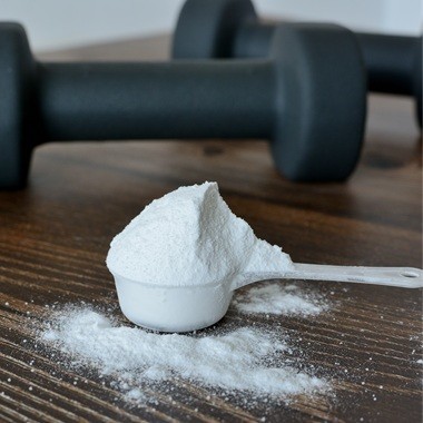 Aminokyseliny s rozvětveným řetězcem (BCAA) vs. esenciální aminokyseliny (EAA): která volba lépe podporuje regeneraci?